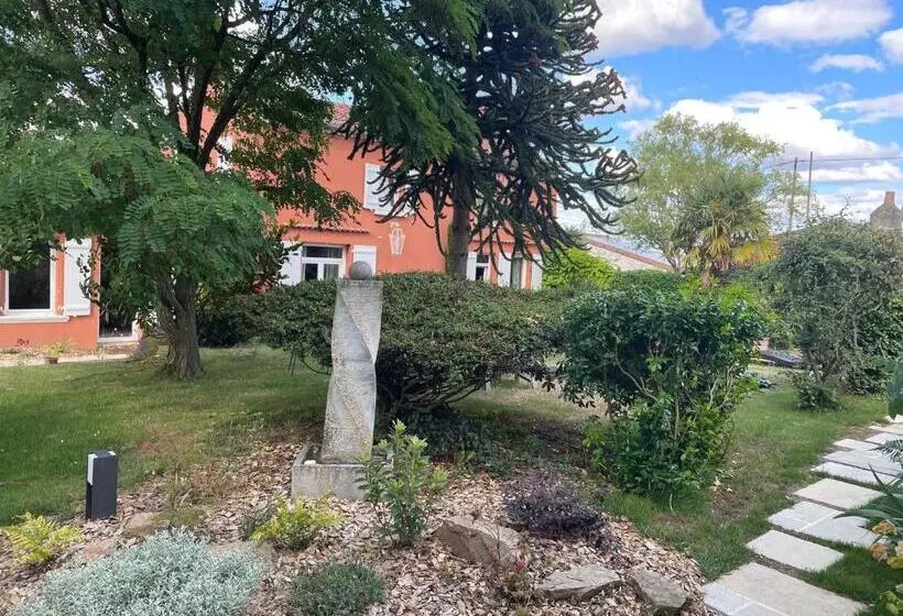 ベッドアンドブレックファースト La Charaudière