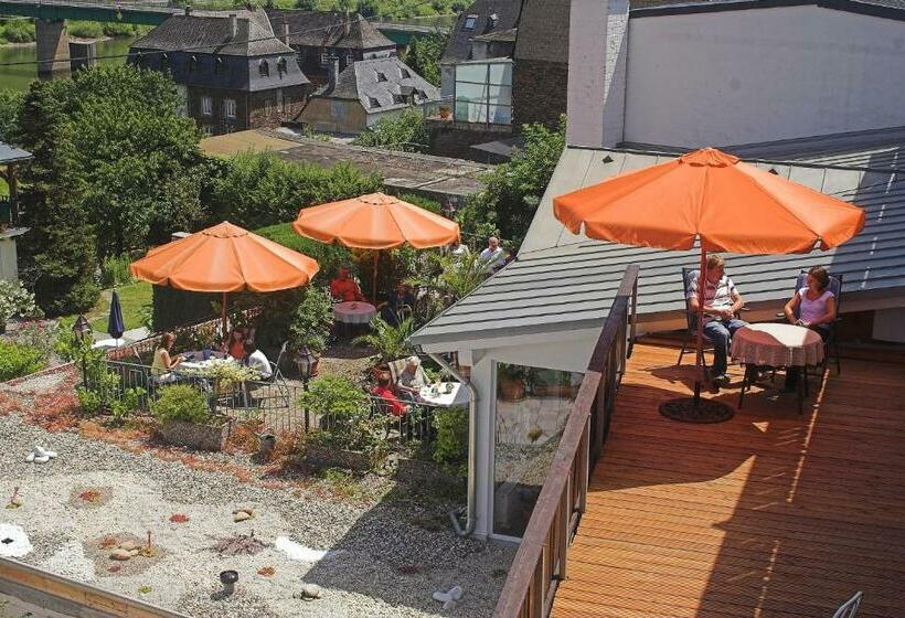 בית מלון כפרי Weinhaus Burg Schneider