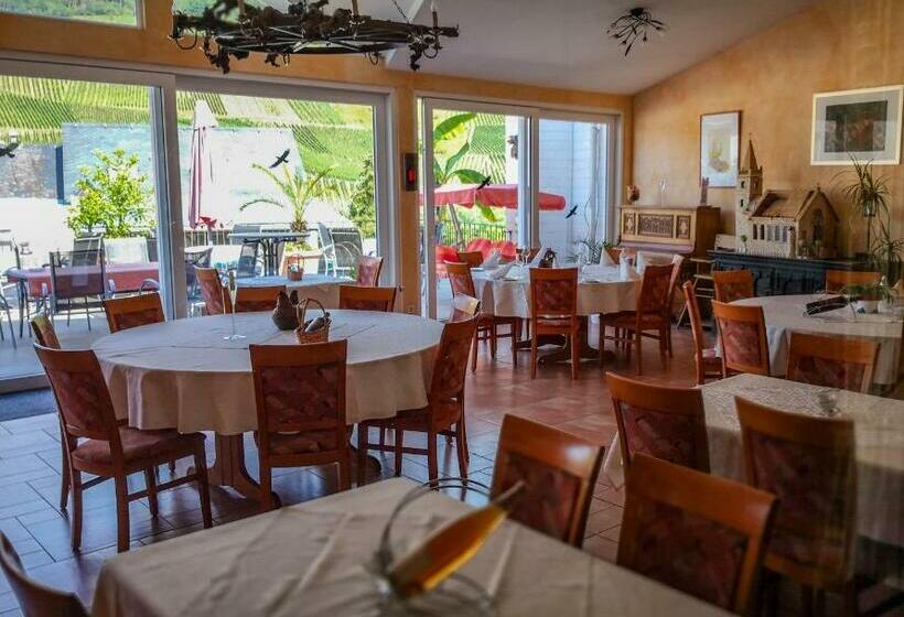 בית מלון כפרי Weinhaus Burg Schneider