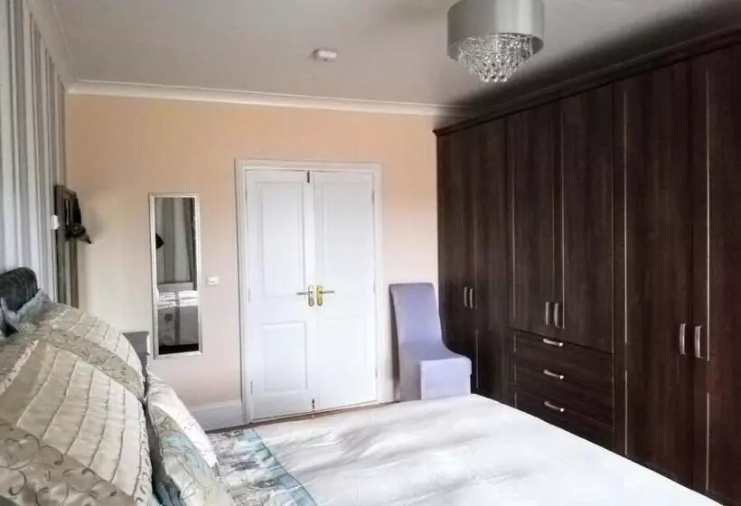Hunters Lodge B&b