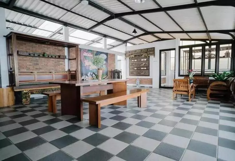 Majatalo Urbanview Hotel Omah Anin Batu By Reddoorz