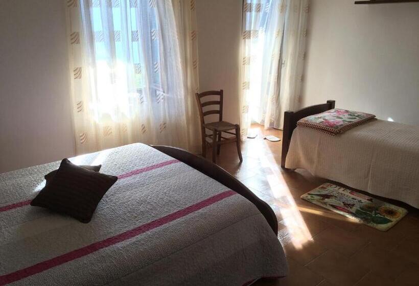 ベッドアンドブレックファースト La Buneta