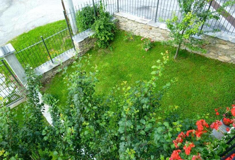 ベッドアンドブレックファースト La Buneta