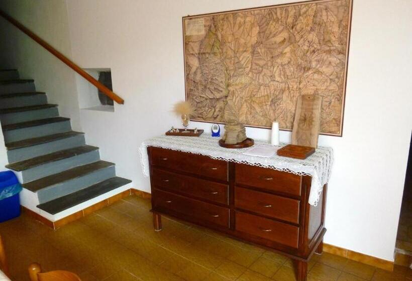 ベッドアンドブレックファースト La Buneta