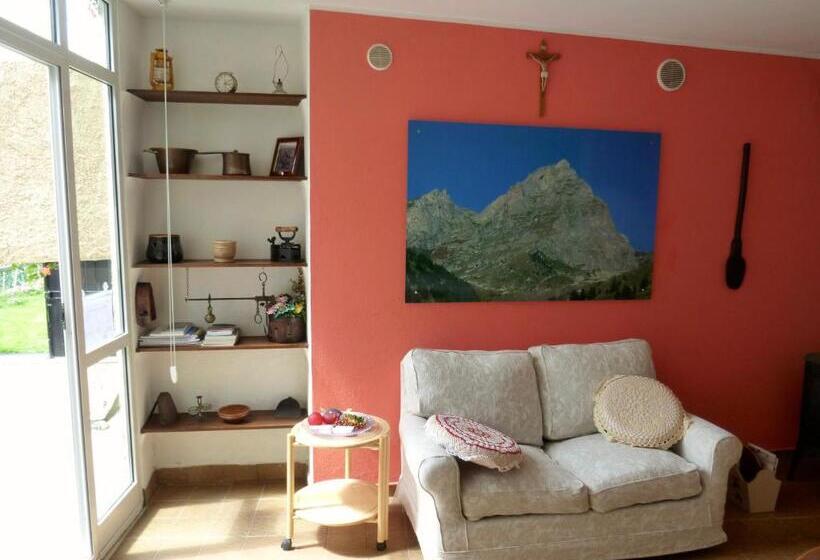 ベッドアンドブレックファースト La Buneta