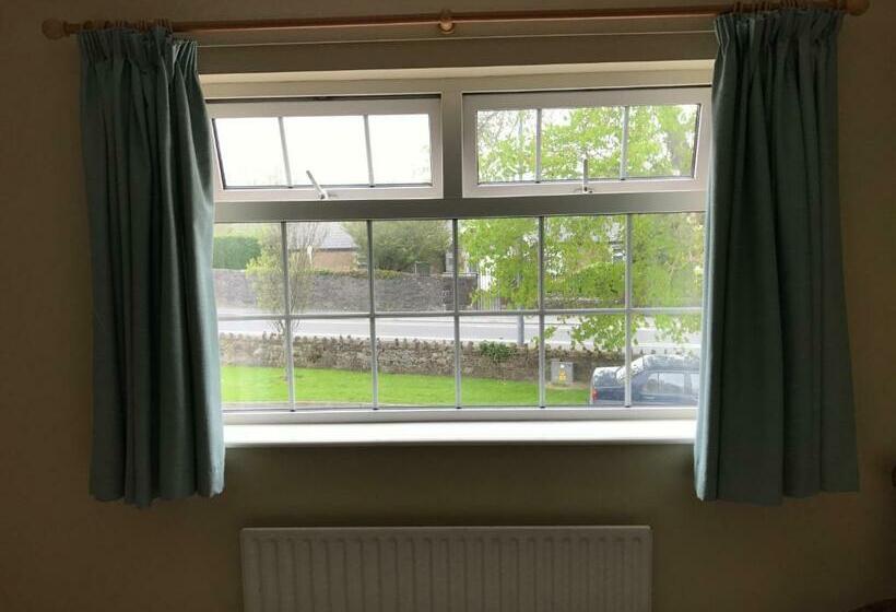 膳宿费 Derreen Tighue House