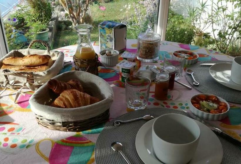 تختخواب و صبحانه Chambre D Hôtes Armoise