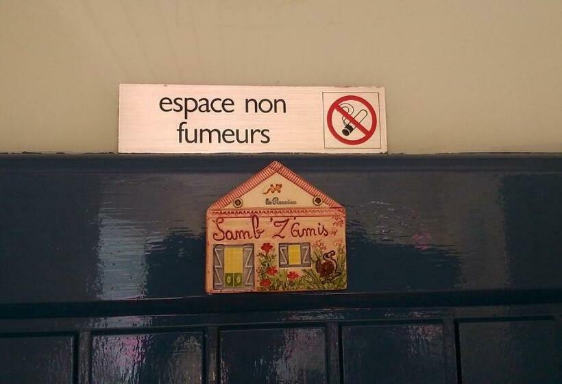 تختخواب و صبحانه Chambre D Hôtes Armoise