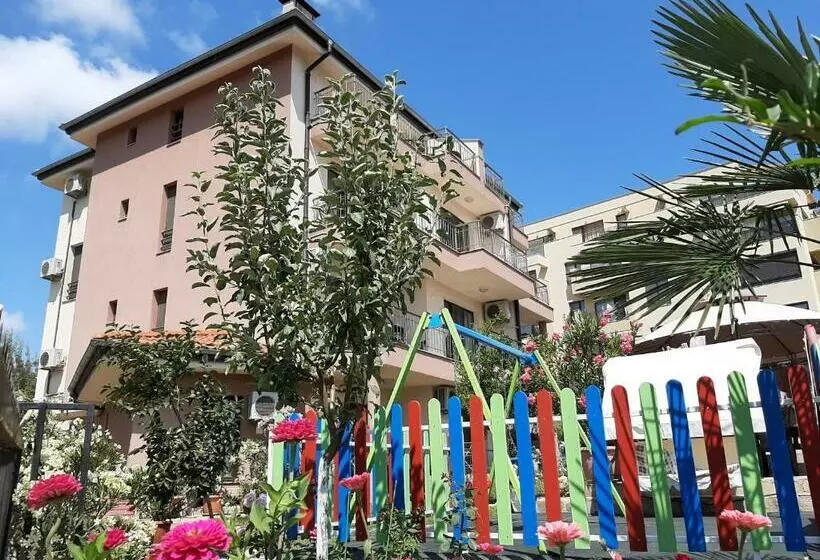 La Mer Apartments