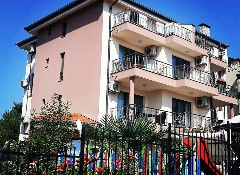 La Mer Apartments