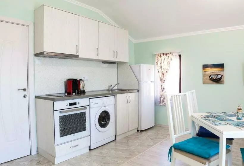 La Mer Apartments