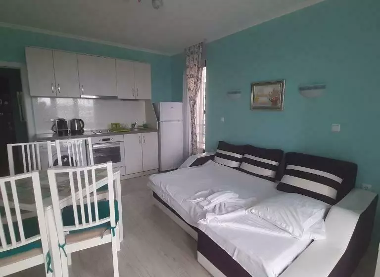 La Mer Apartments