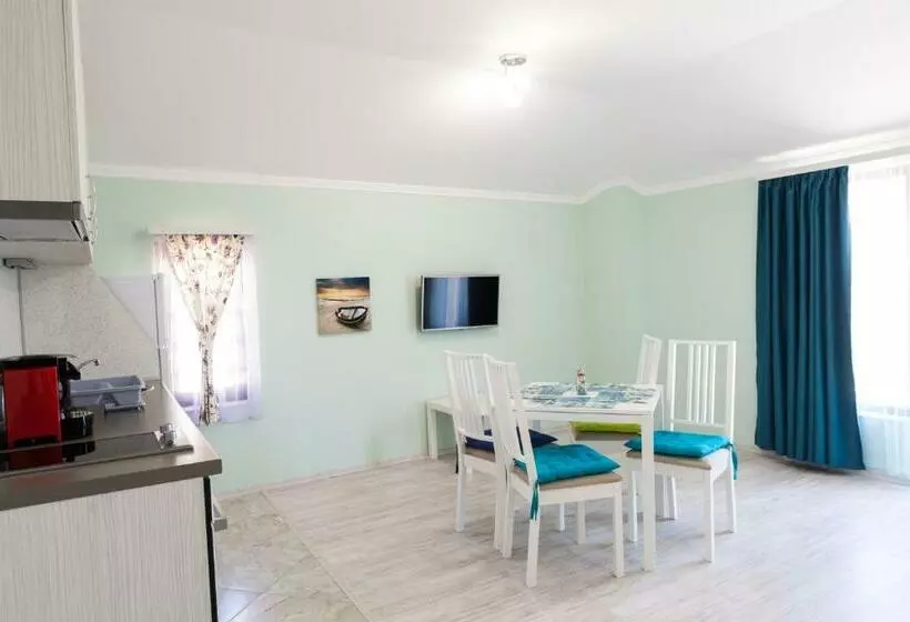 La Mer Apartments