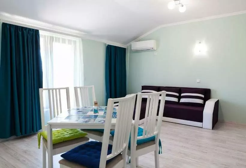 La Mer Apartments
