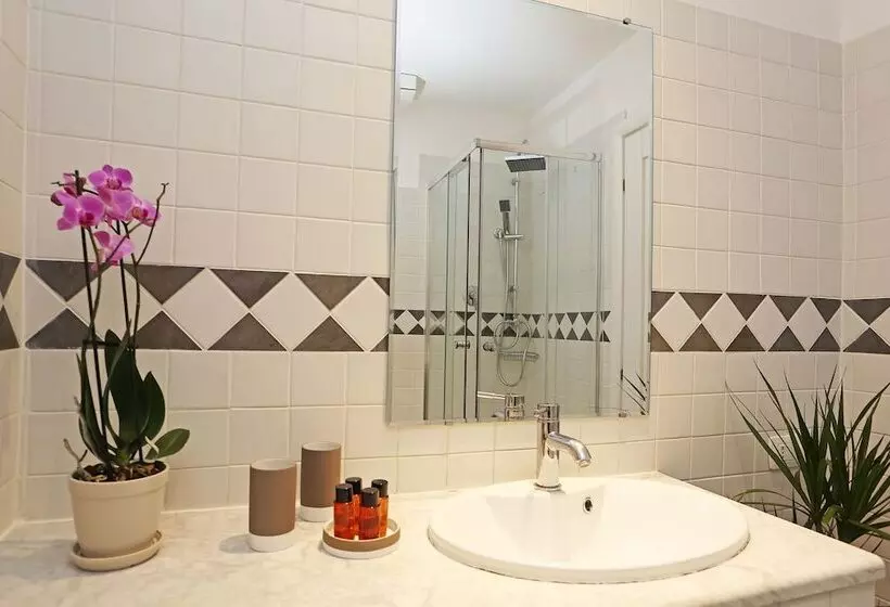 צימר Liberty Rome Suites Liberty Collection