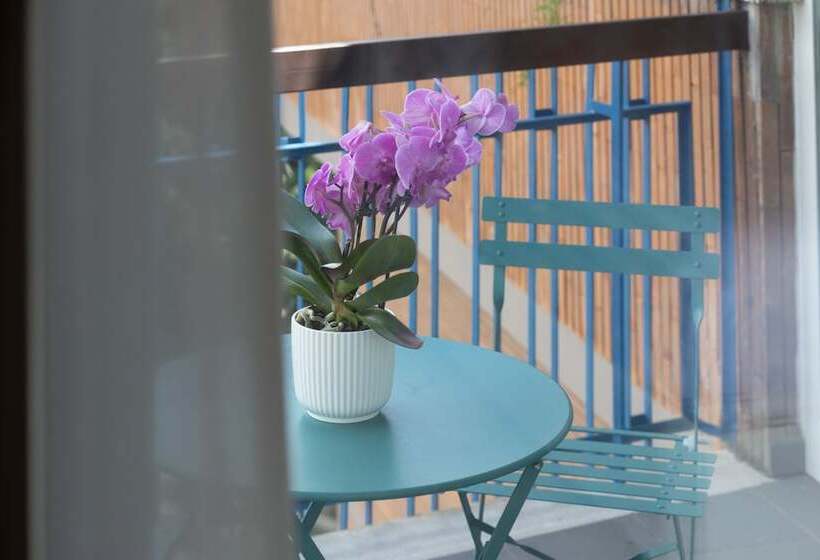 تختخواب و صبحانه Zaccardi Roof Garden