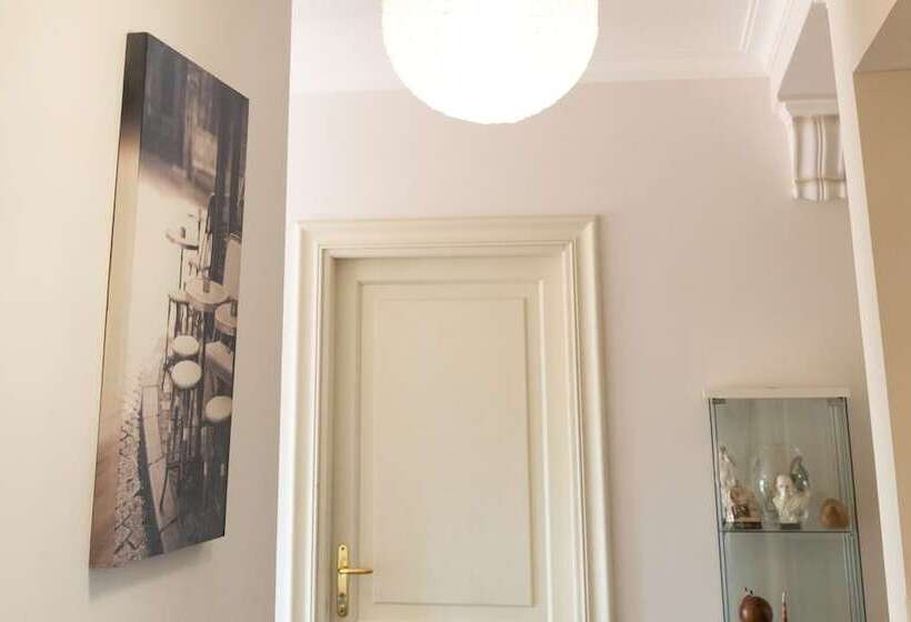 تختخواب و صبحانه Zaccardi Roof Garden