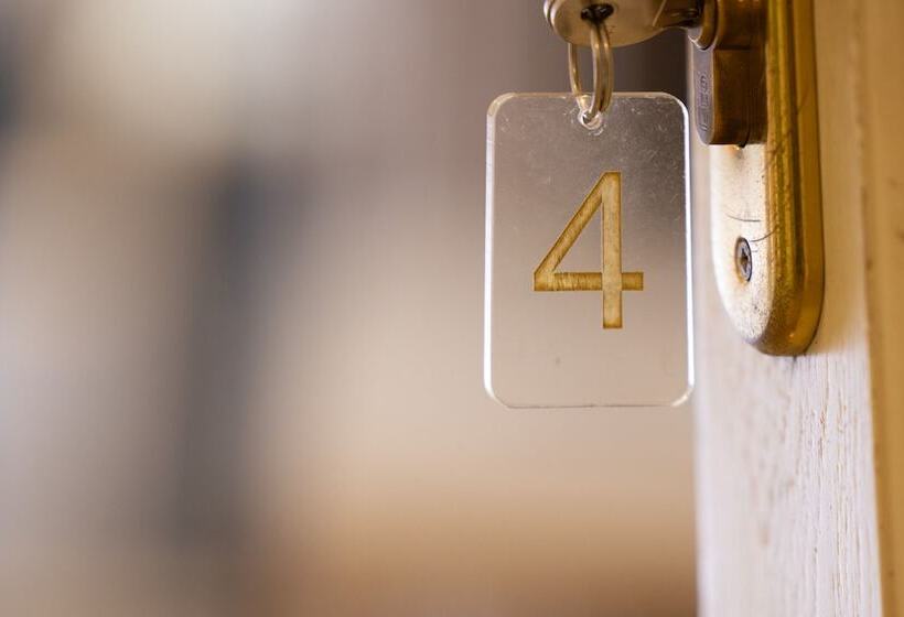 تختخواب و صبحانه Zaccardi Roof Garden