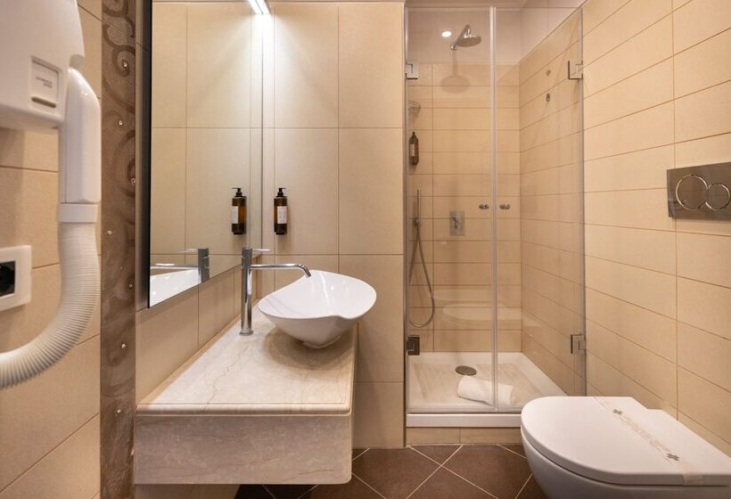 تختخواب و صبحانه Zaccardi Roof Garden