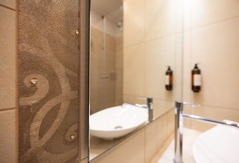 تختخواب و صبحانه Zaccardi Roof Garden