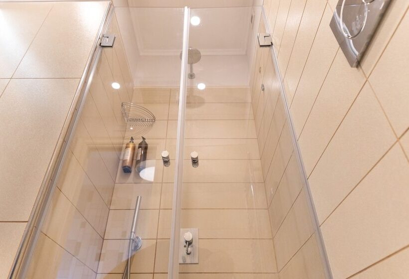 تختخواب و صبحانه Zaccardi Roof Garden