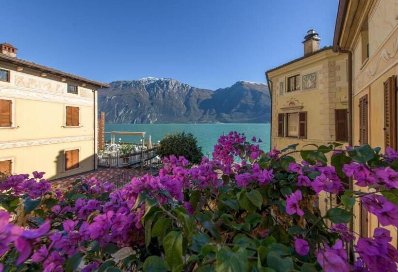 فندق All'azzurro