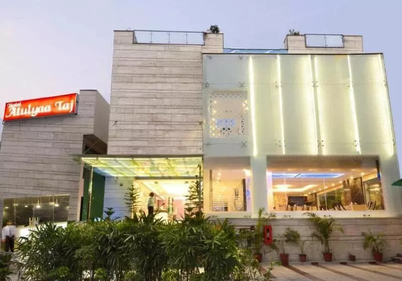 هتل Atulyaa Taj