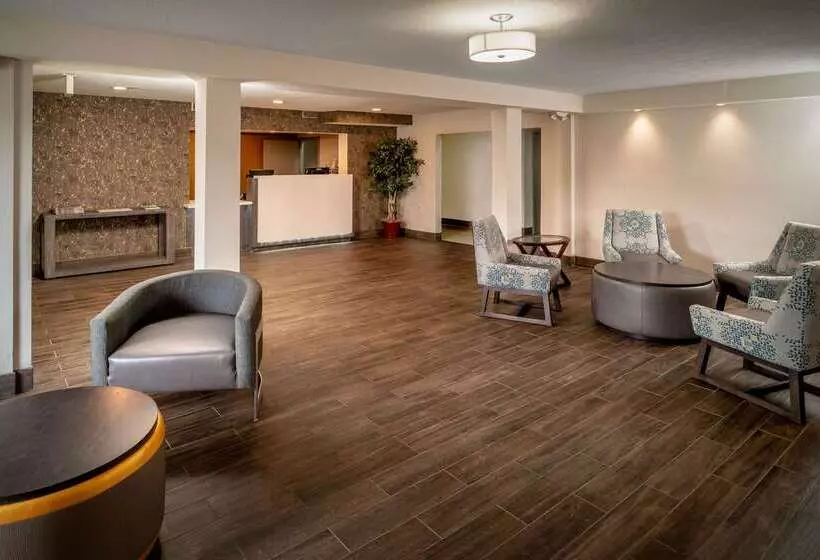 هتل Clarion Pointe Beckley