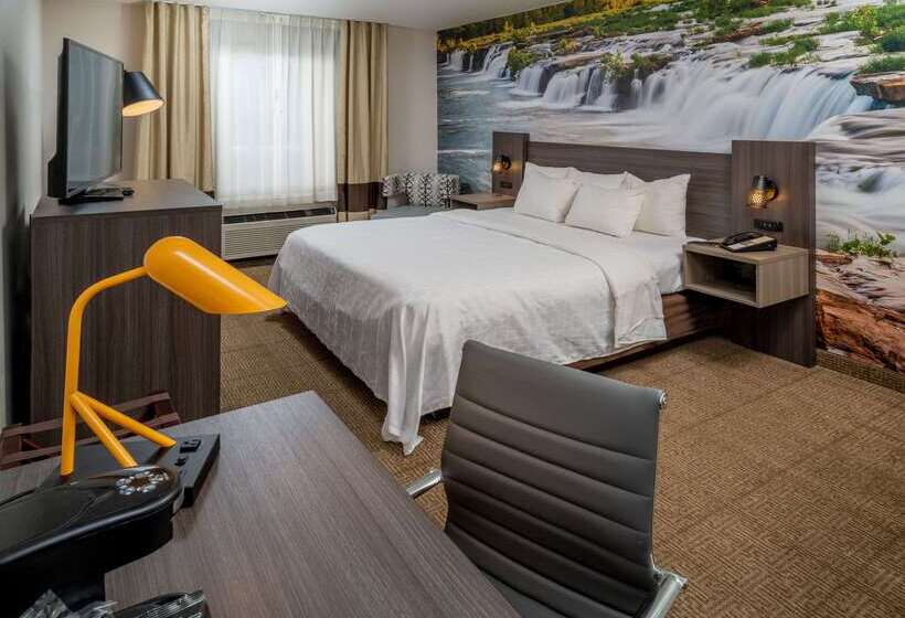 هتل Clarion Pointe Beckley