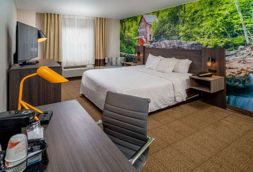 هتل Clarion Pointe Beckley