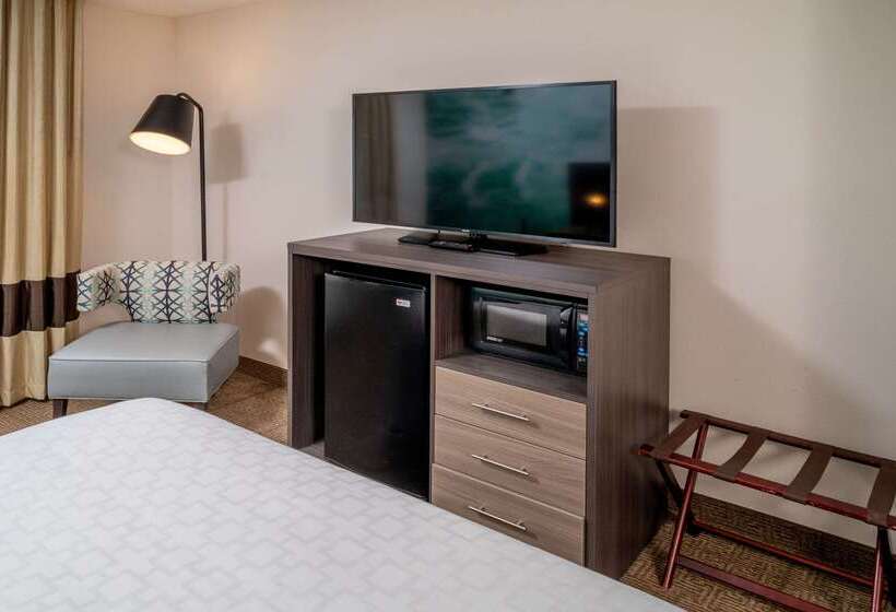 هتل Clarion Pointe Beckley