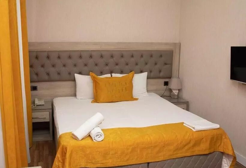 هتل Empire Business Baku