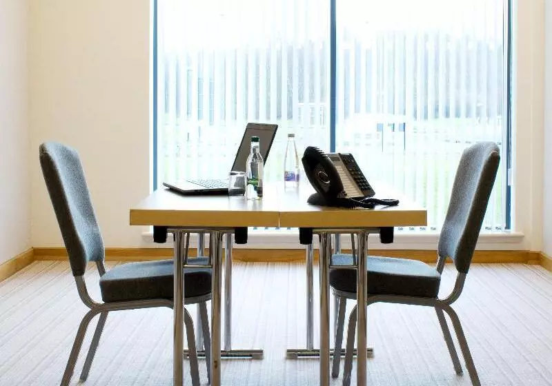 Отель Holiday Inn Express Rotherham North By Ihg