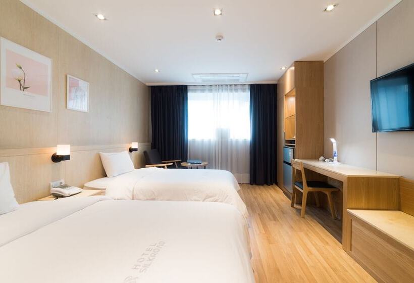 Hotel Reborn Suwon Silkroad