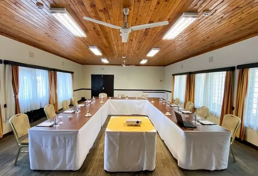 هتل Sarova Lion Hill Game Lodge