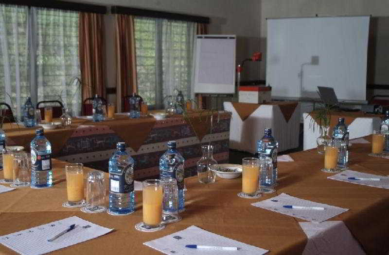 בית מלון כפרי Sarova Lion Hill Game Lodge