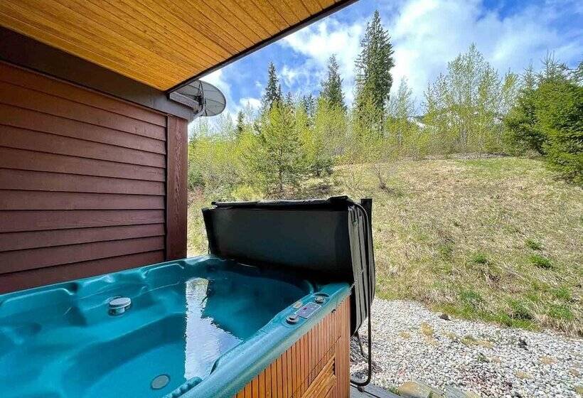 هتل Whispering Pines