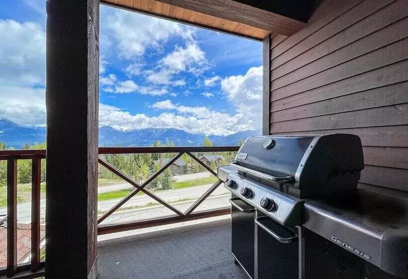 בית מלון כפרי Whispering Pines