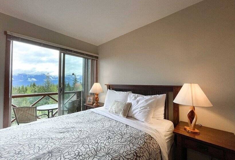 هتل Whispering Pines