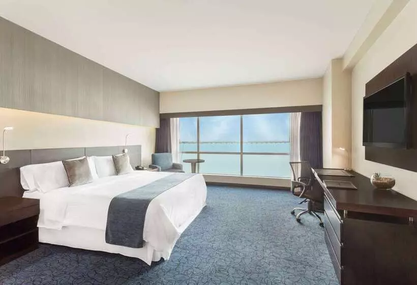 Hotel Wyndham Guayaquil, Puerto Santa Ana