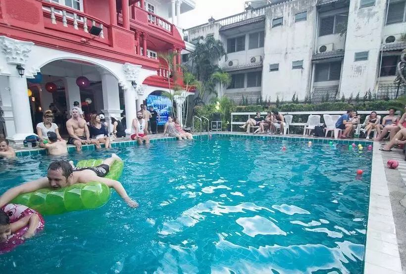 Pensione Royal Night Bazaar