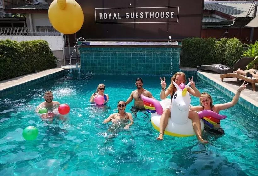 Pensione Royal Night Bazaar