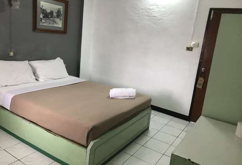 بنسيون Royal Night Bazaar