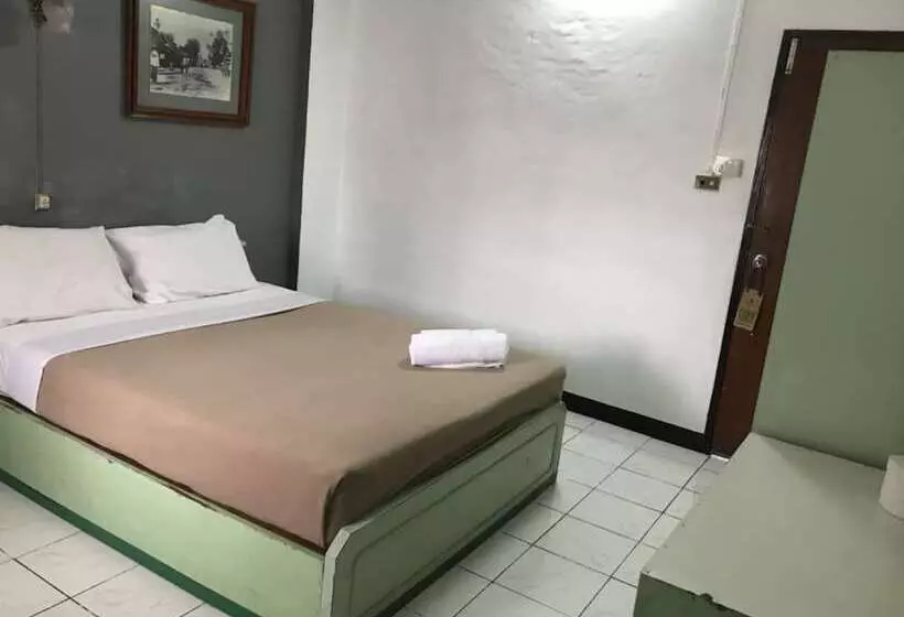 Pensione Royal Night Bazaar