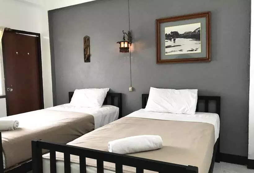 Pensione Royal Night Bazaar