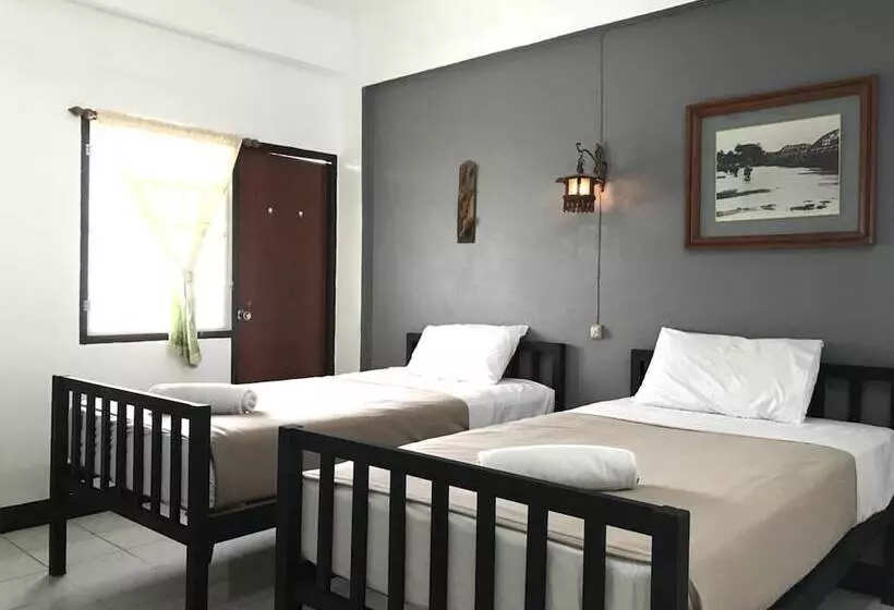 Pensione Royal Night Bazaar