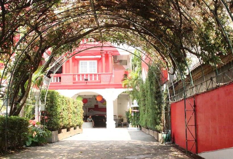 بنسيون Royal Night Bazaar