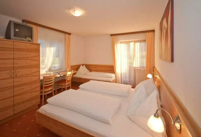 ペンション Bed & Breakfast Plattenhof