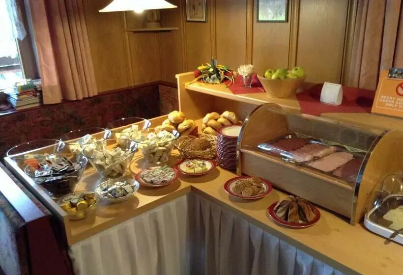 ペンション Bed & Breakfast Plattenhof