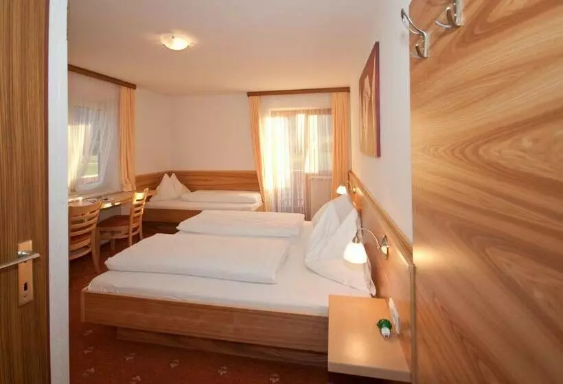 ペンション Bed & Breakfast Plattenhof